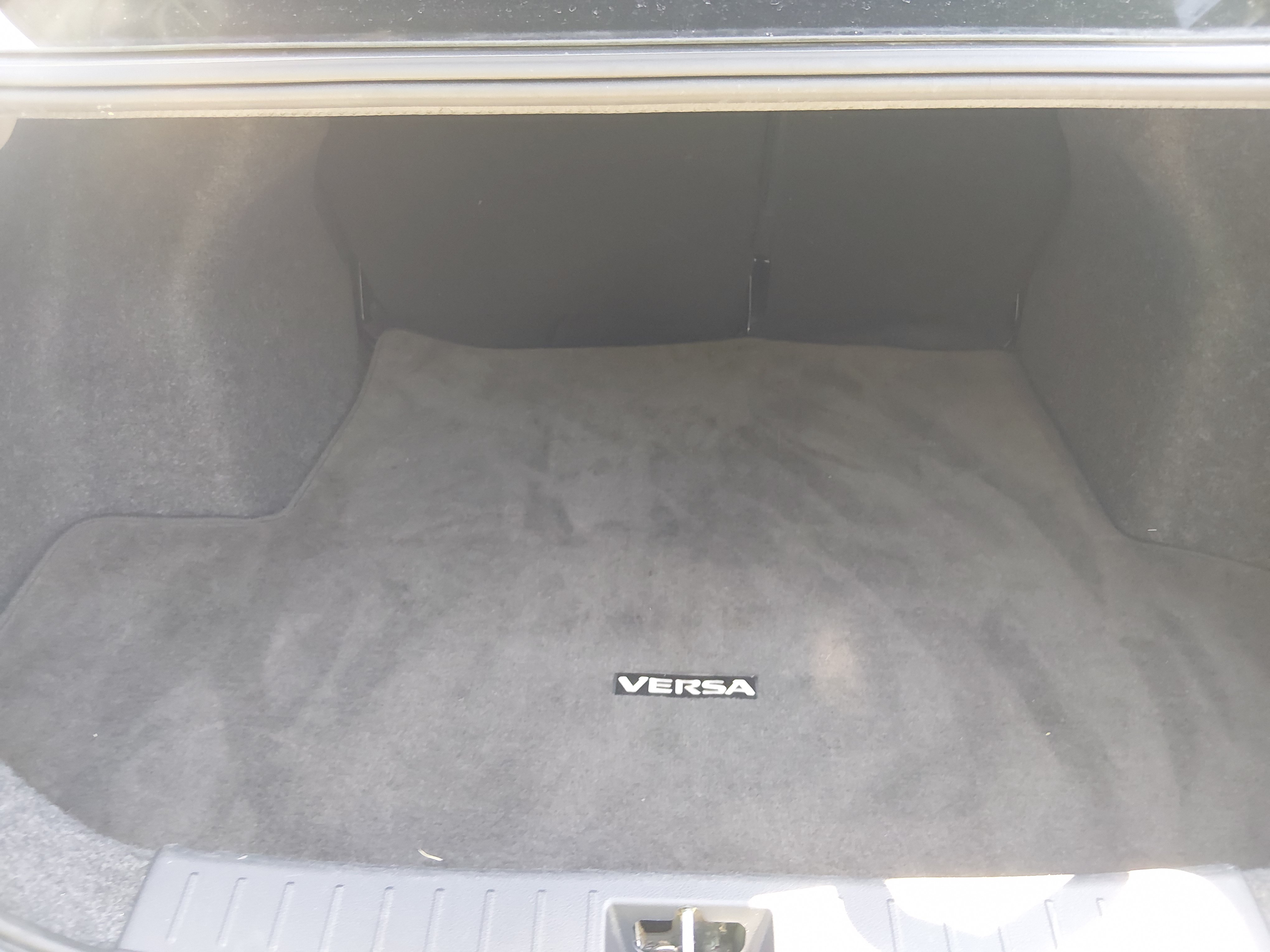 2024 Nissan Versa Sedan SV - Photo 11