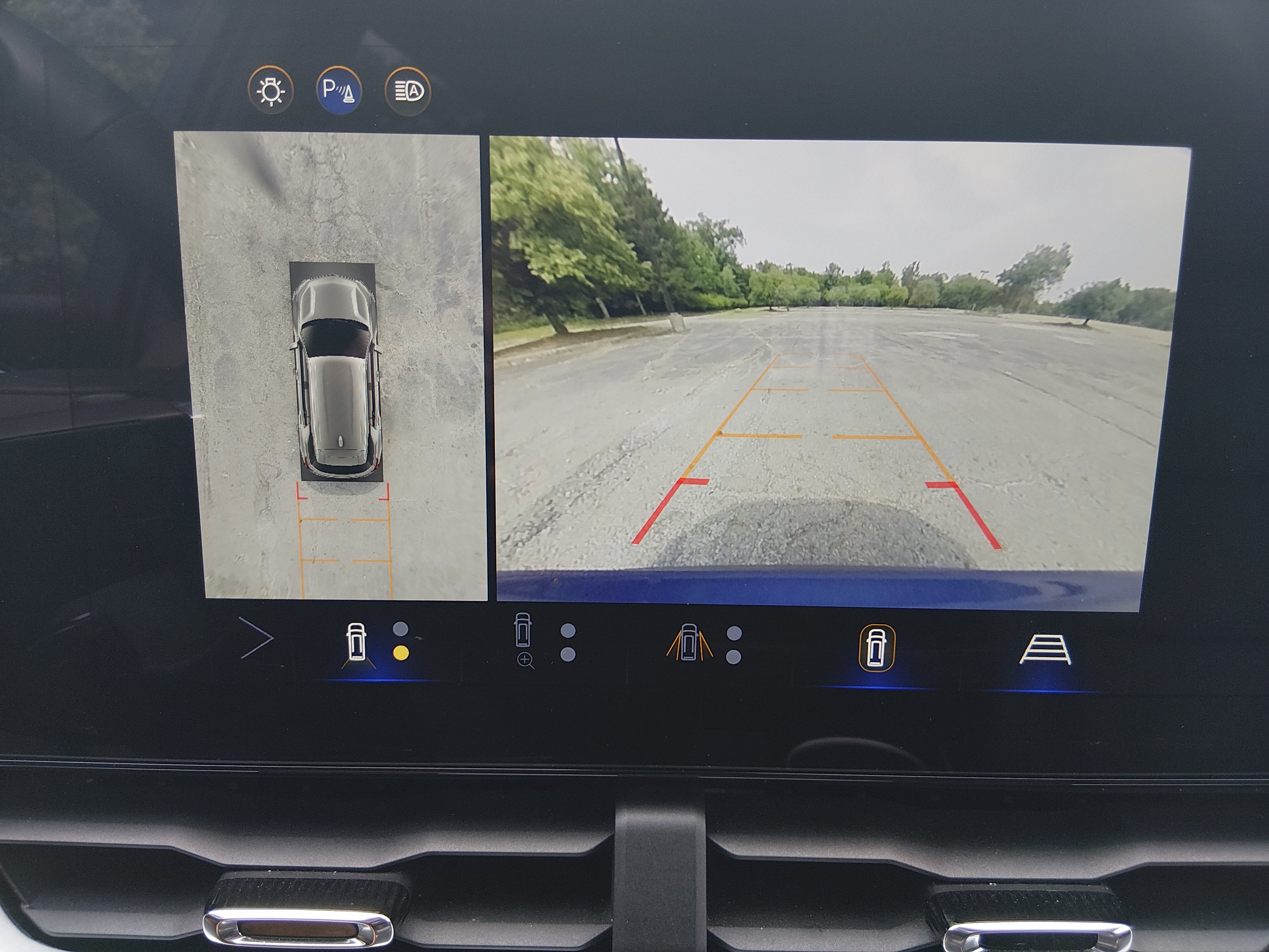 2025 Chevrolet Equinox LT - Photo 16