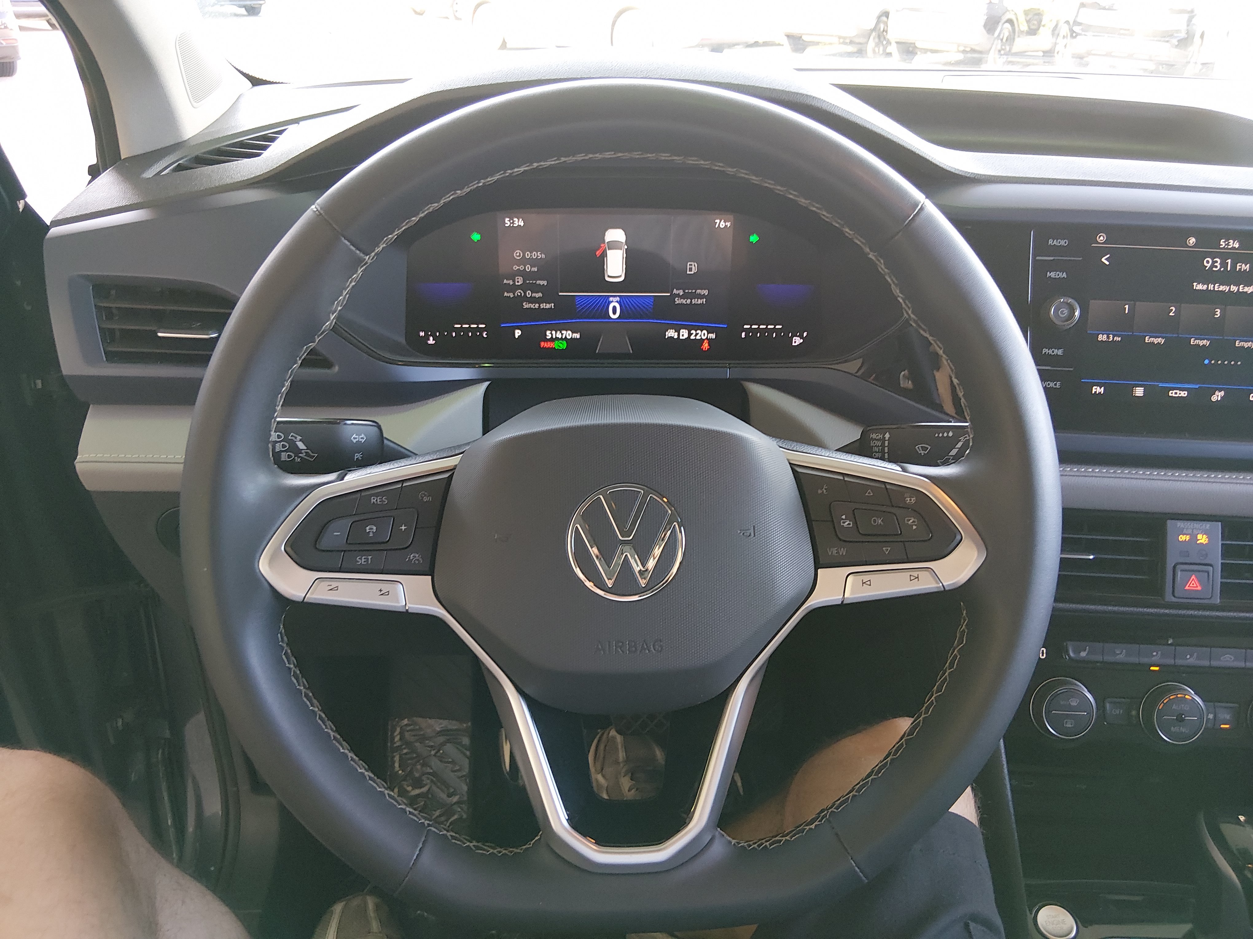 2024 Volkswagen Taos SE - Photo 12