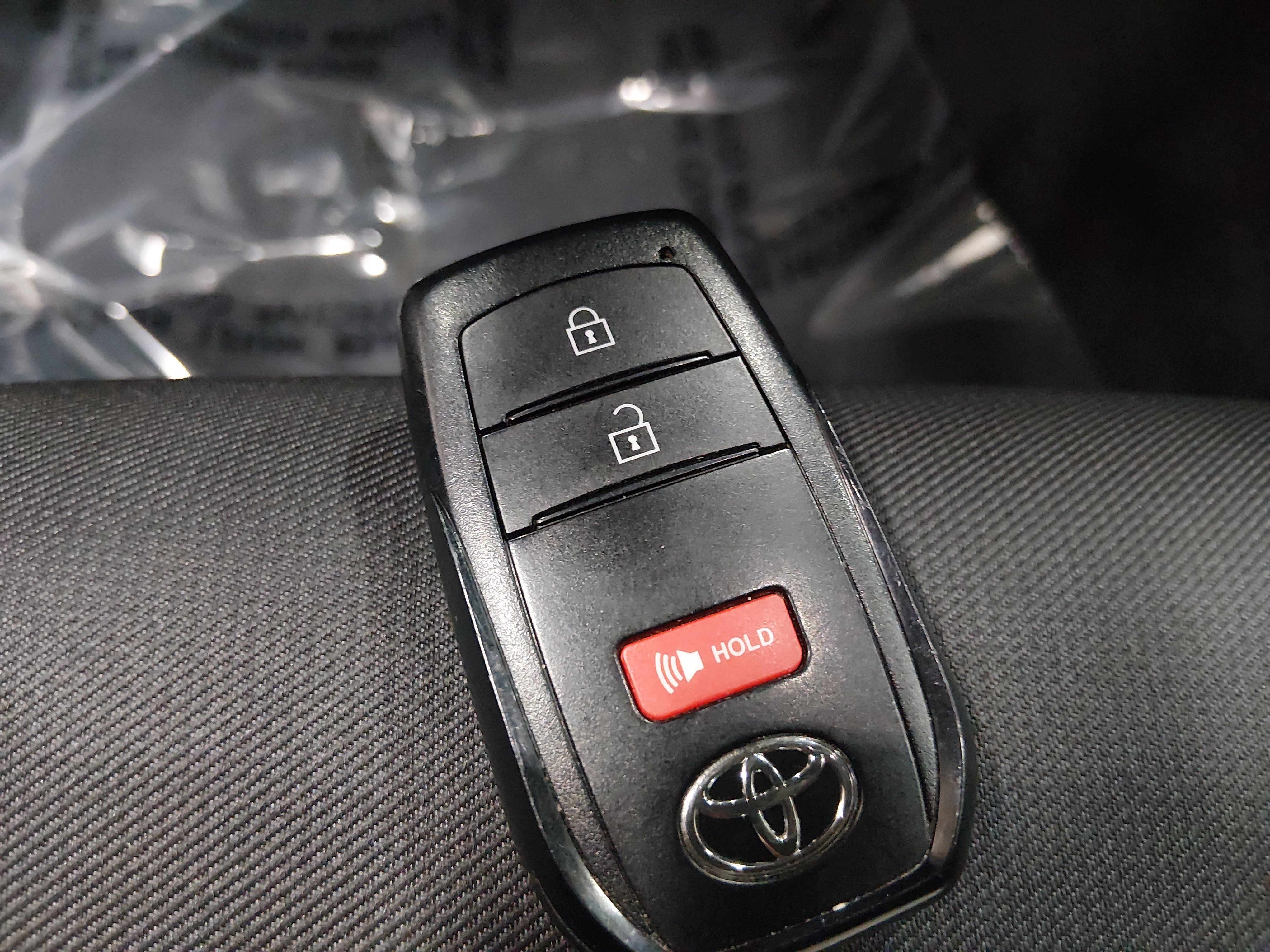 2025 Toyota Tacoma SR - Photo 15