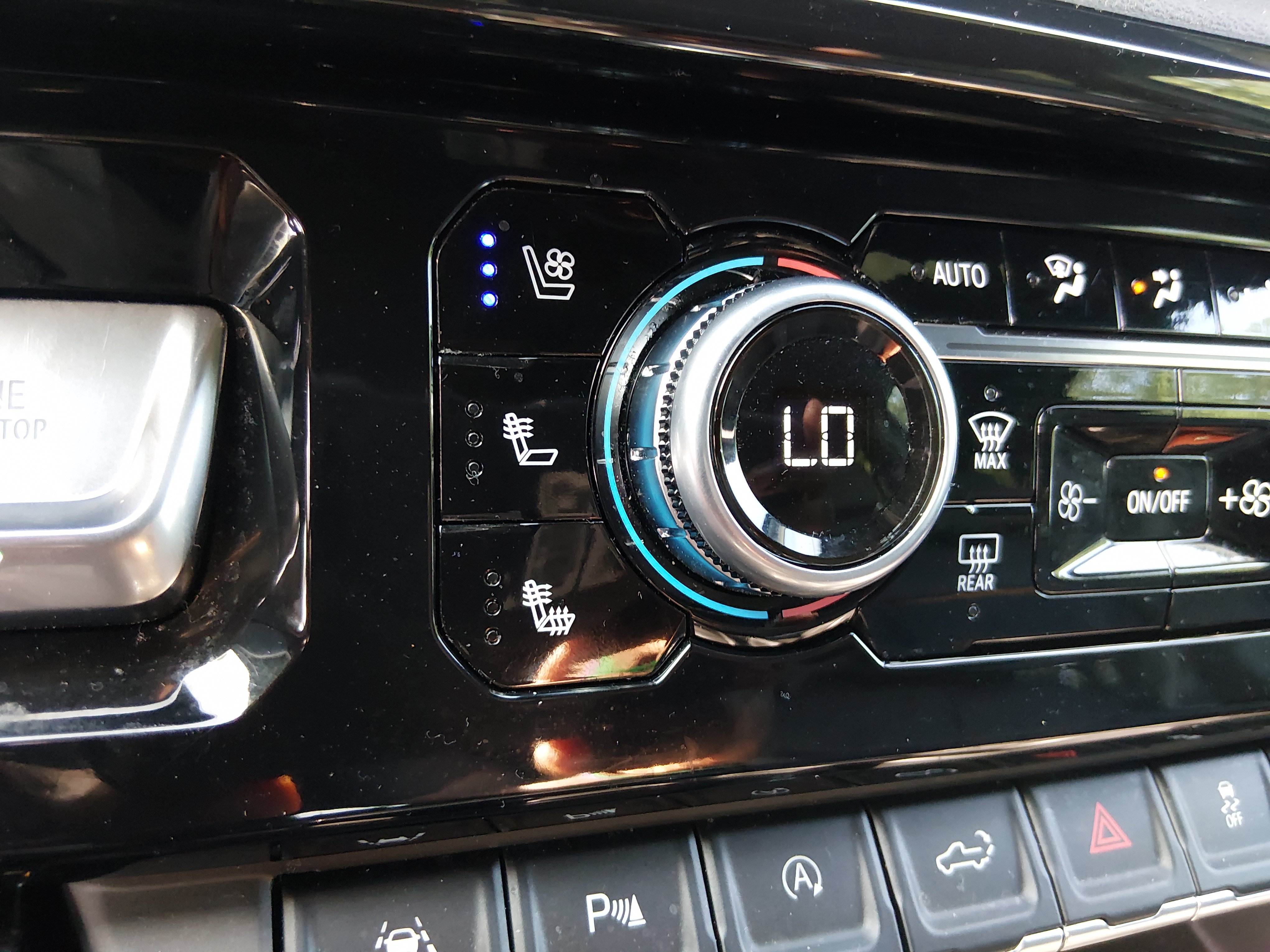 2025 GMC Sierra 1500 AT4 - Photo 17