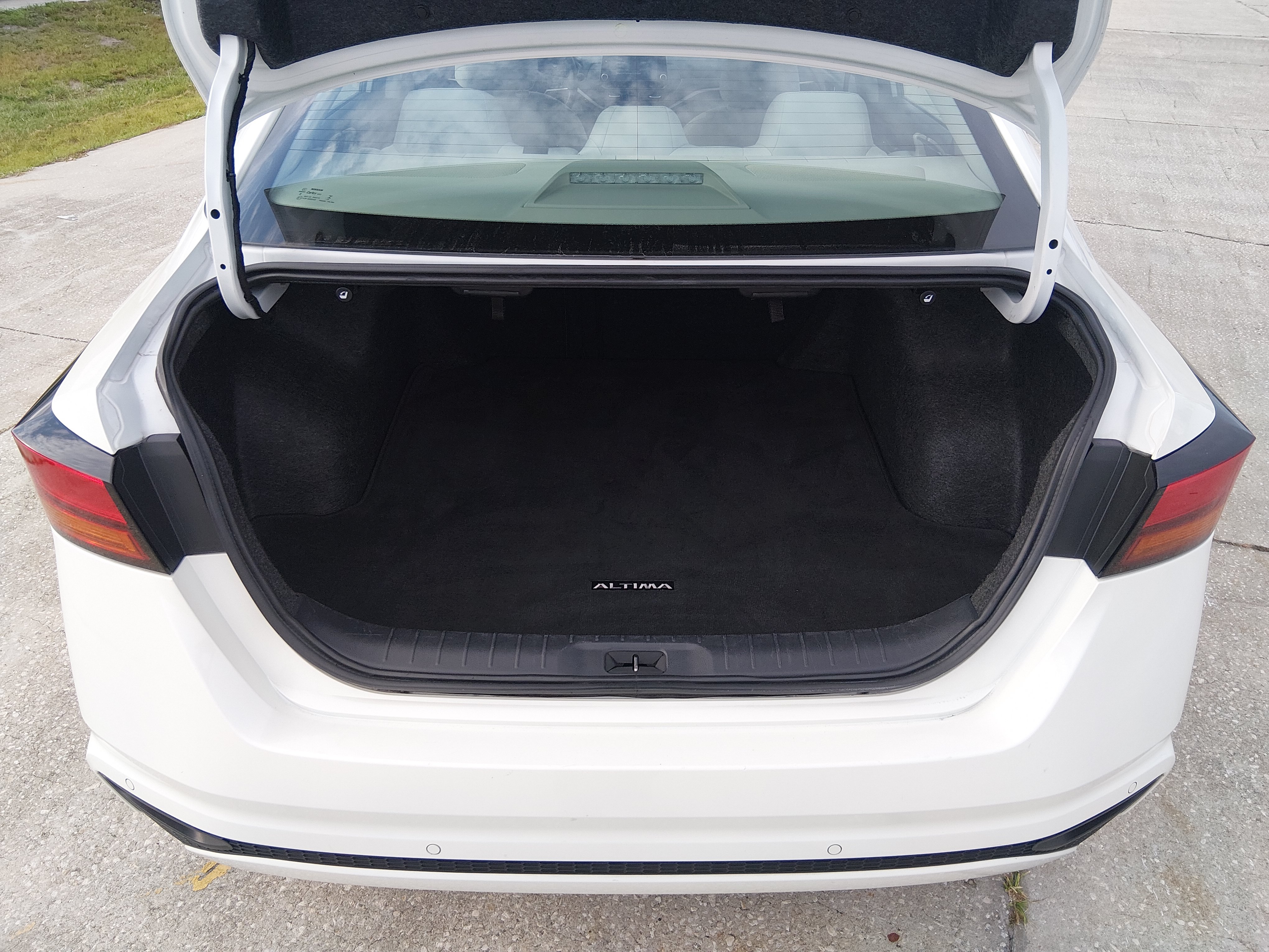 2025 Nissan Altima SV - Photo 11