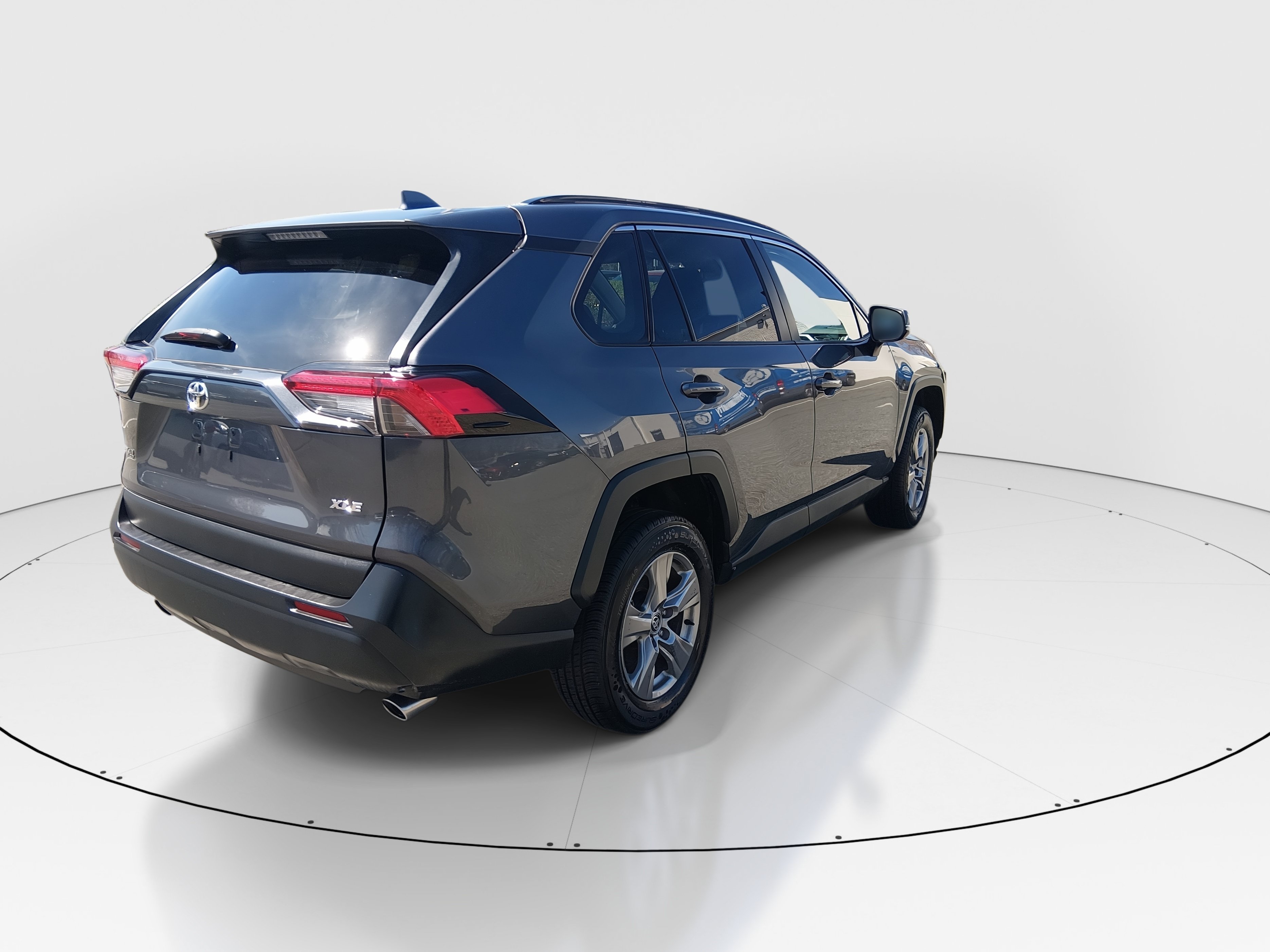 2024 Toyota RAV4 XLE - Photo 7