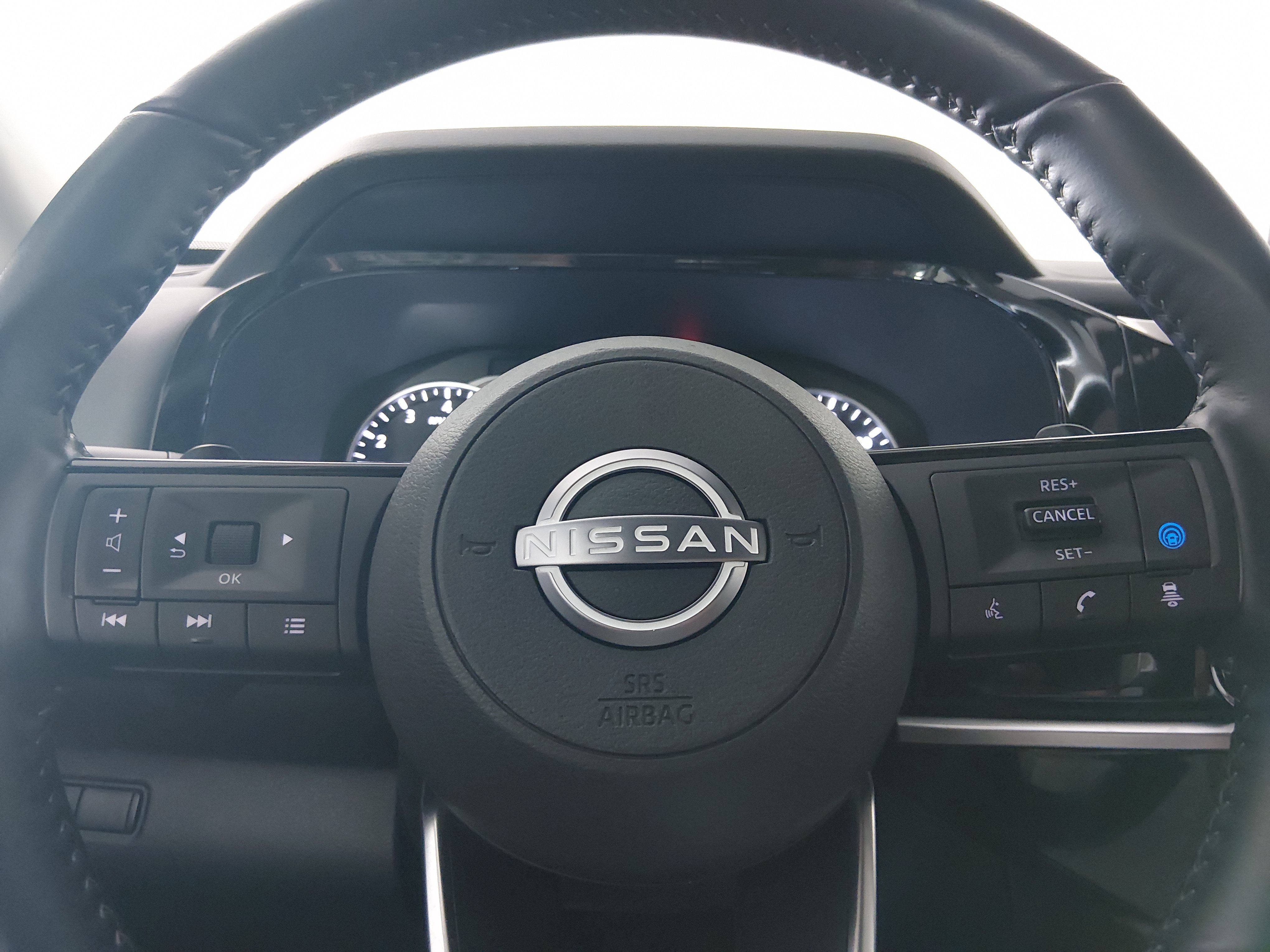 2025 Nissan Pathfinder SL - Photo 12