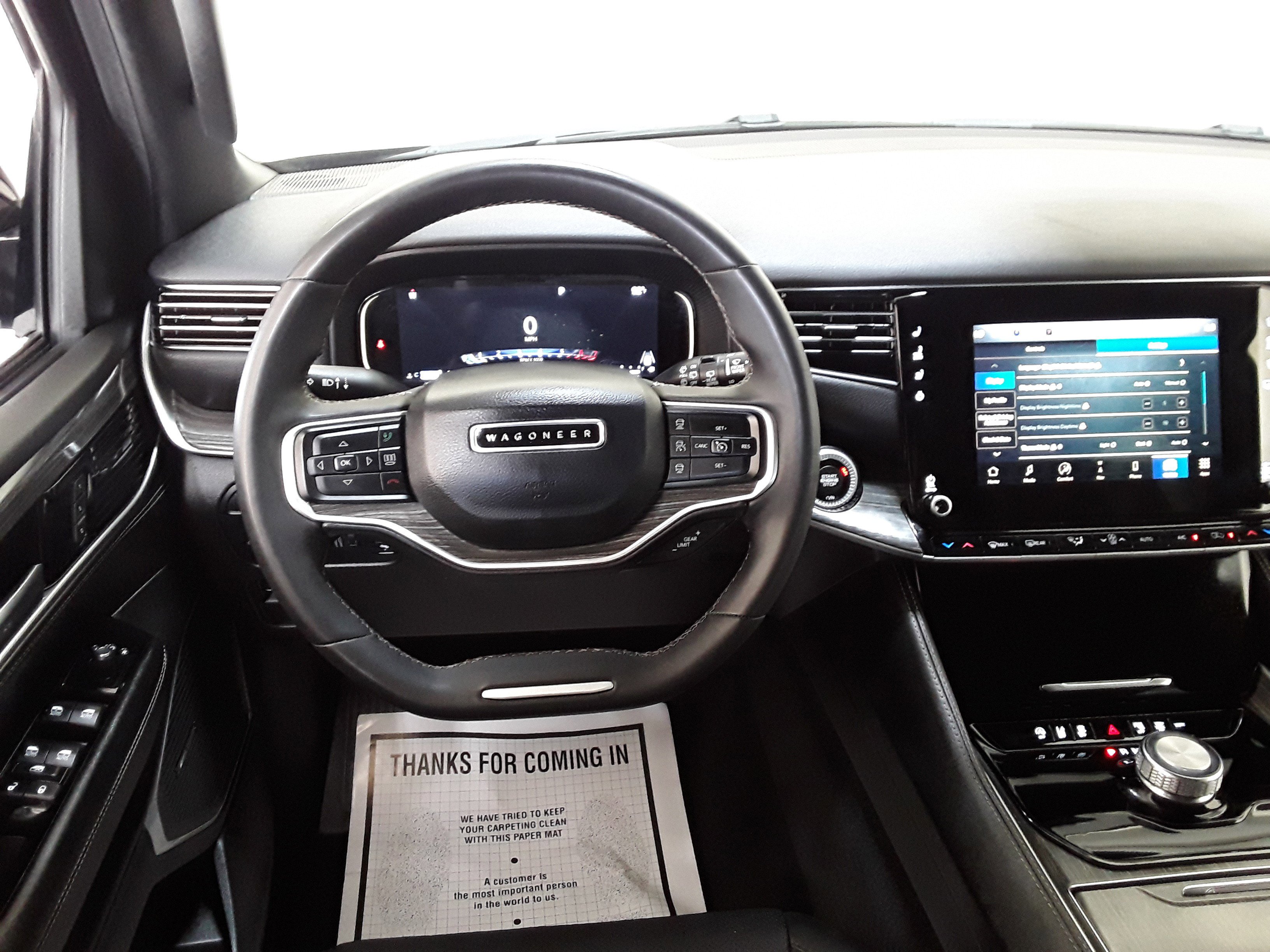 2023 Jeep Wagoneer L Series III - Photo 12