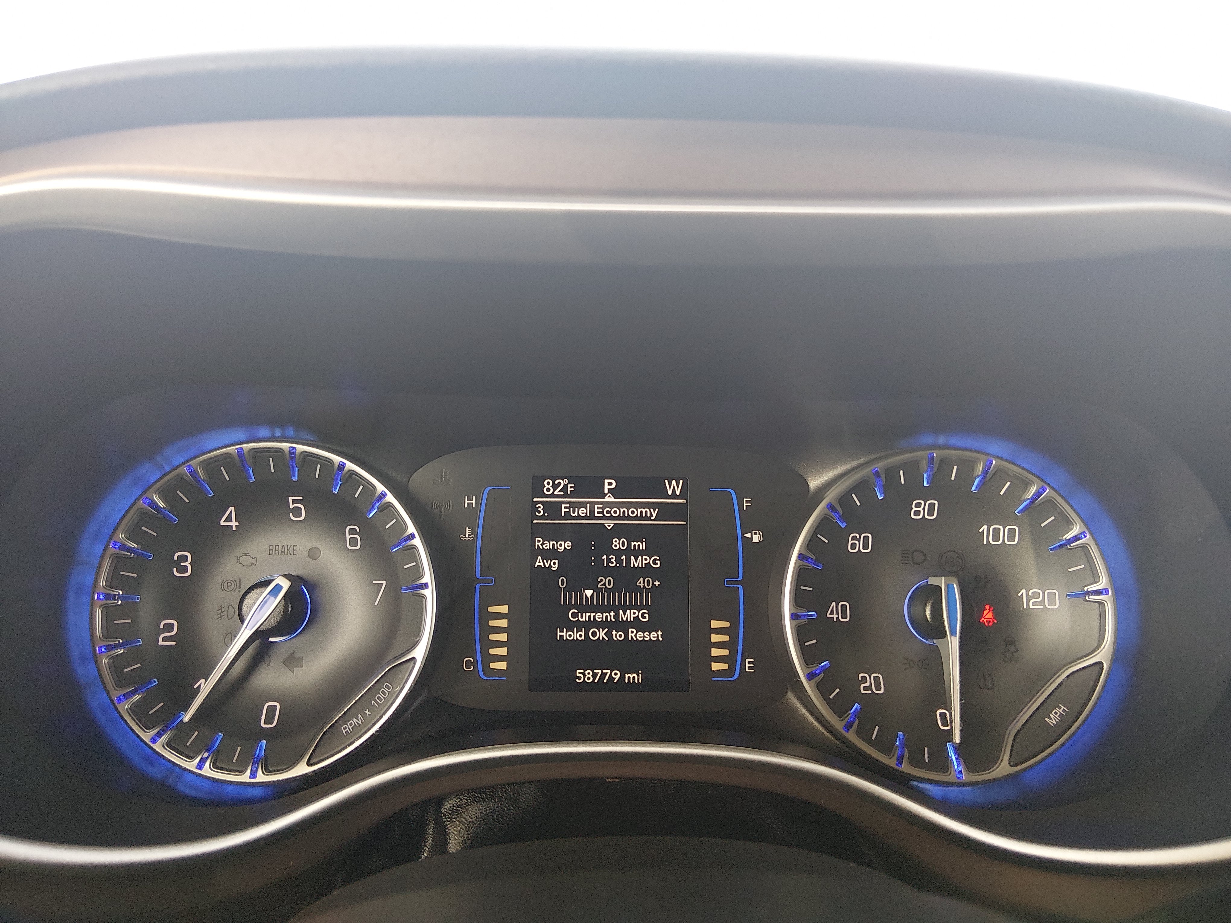 2023 Chrysler Voyager LX - Photo 14