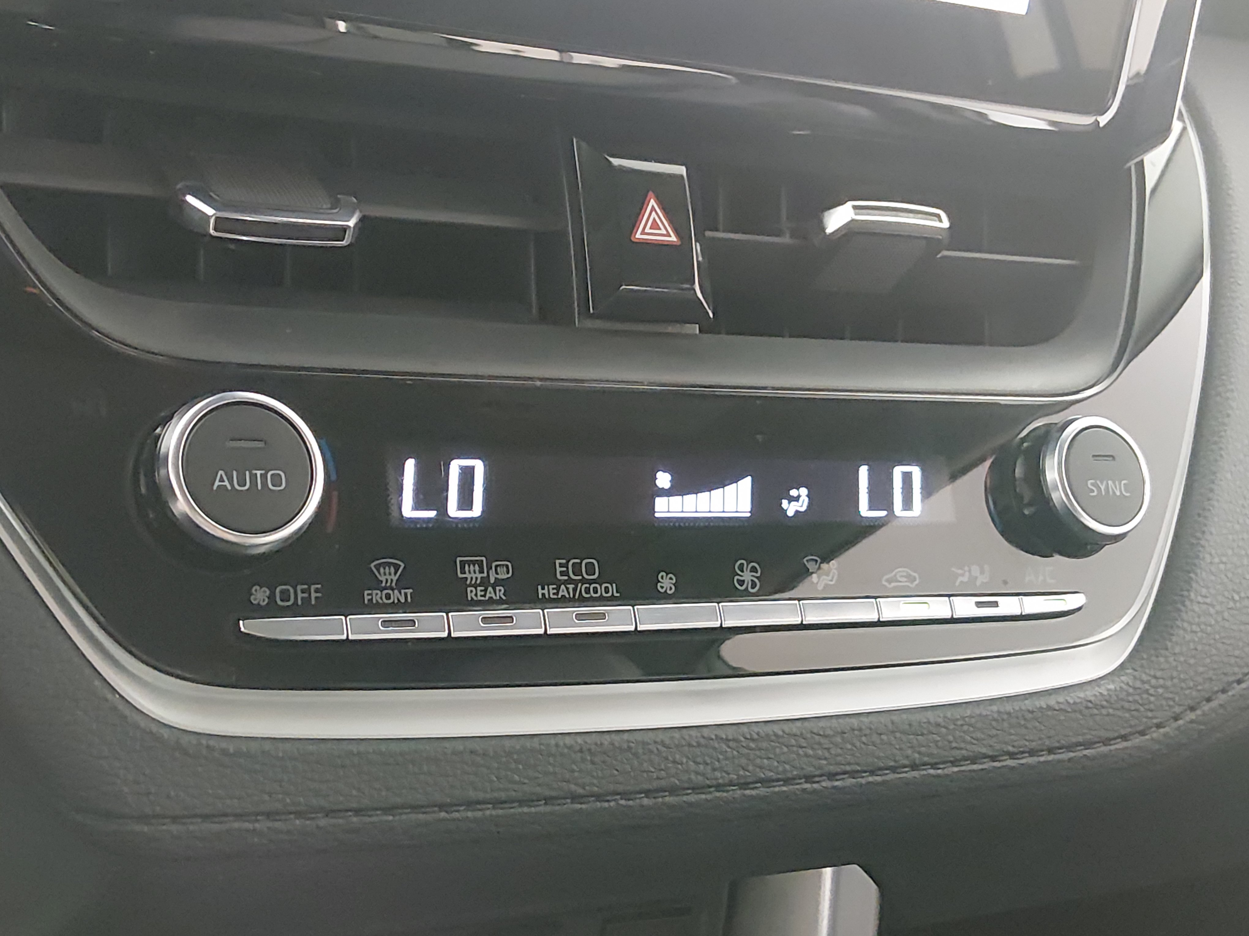 2023 Toyota Corolla Cross XLE - Photo 19
