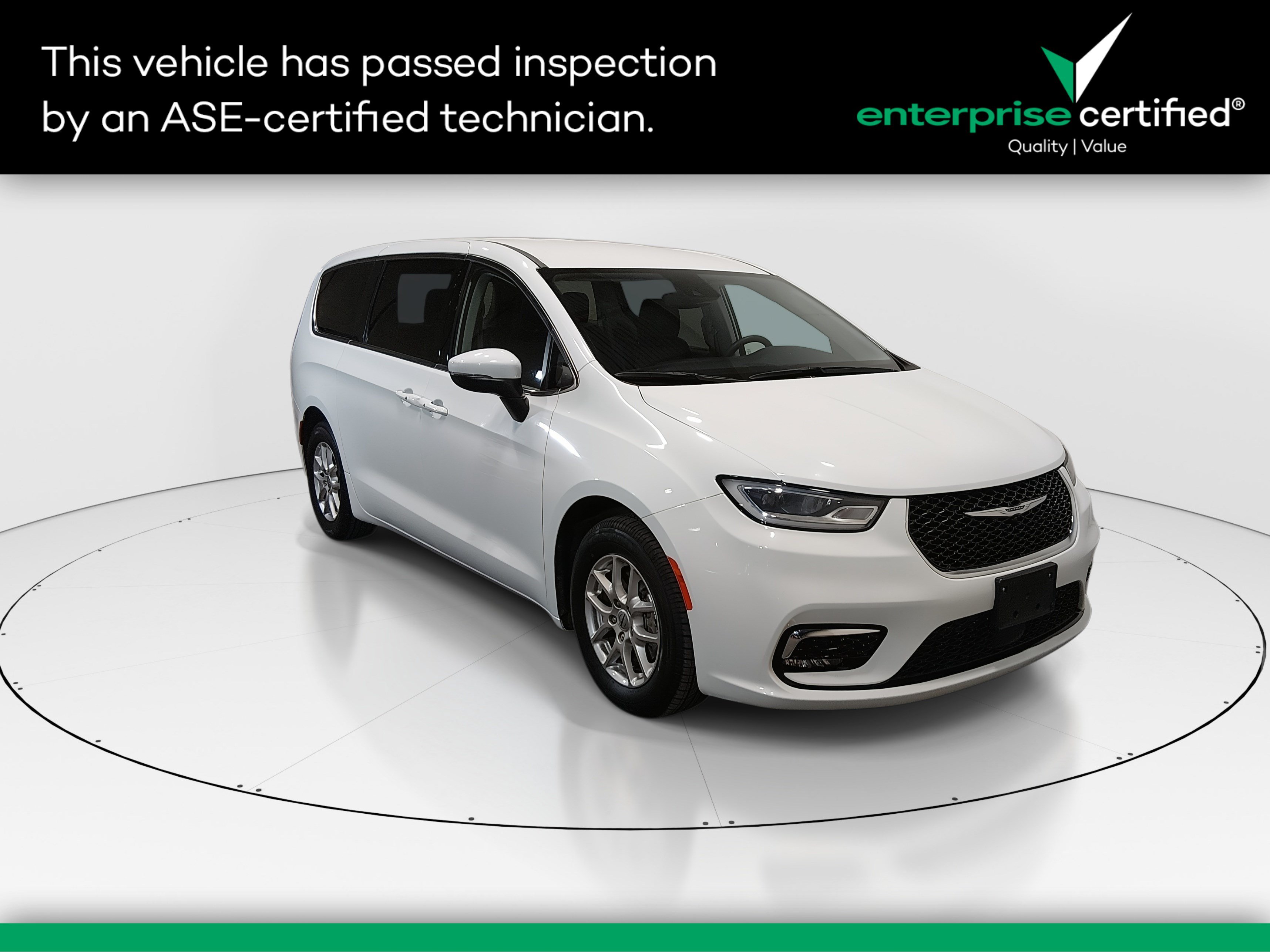 2023 Chrysler Pacifica Touring L FWD — front three-quarter view