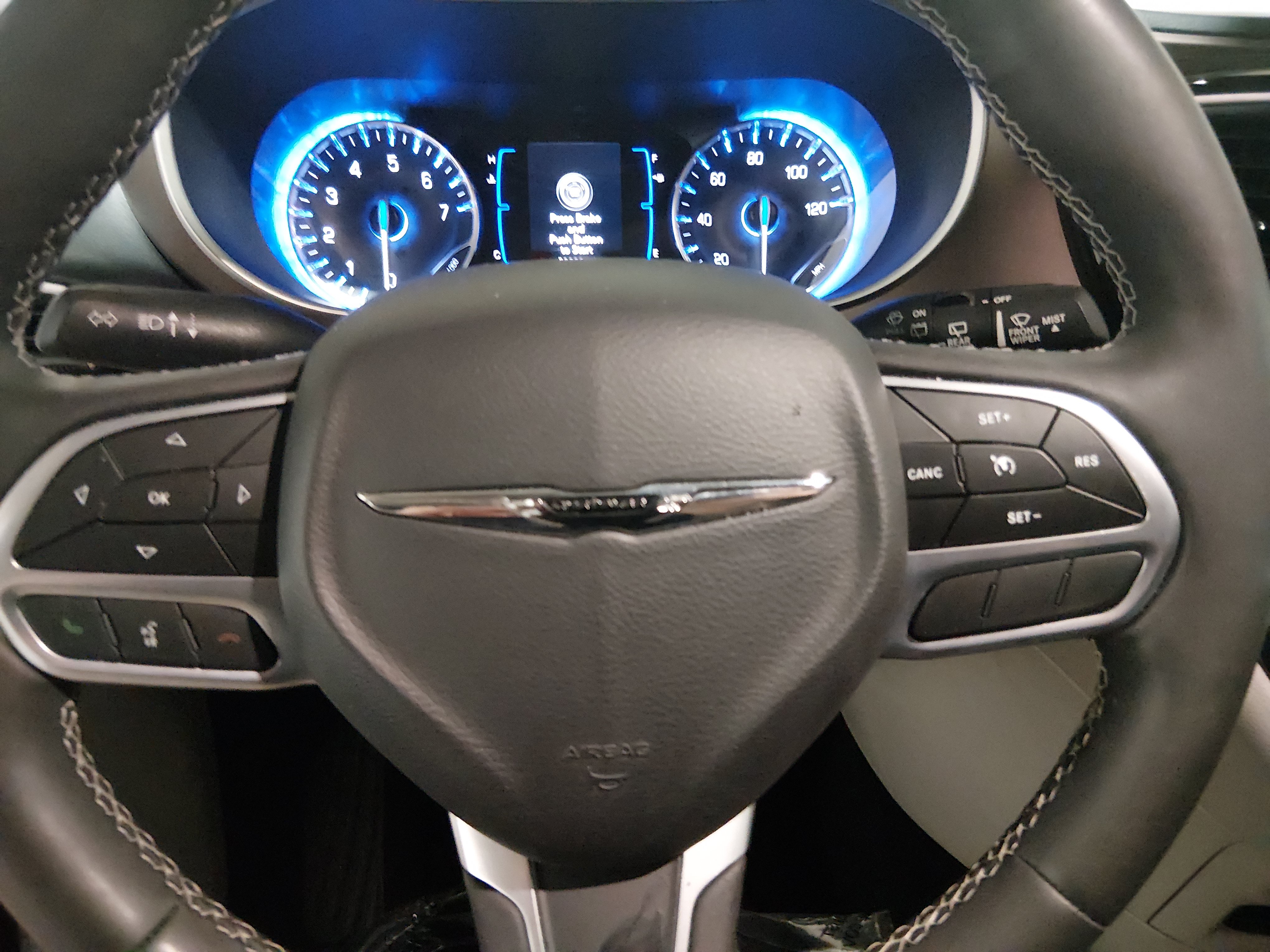 2023 Chrysler Voyager LX - Photo 12