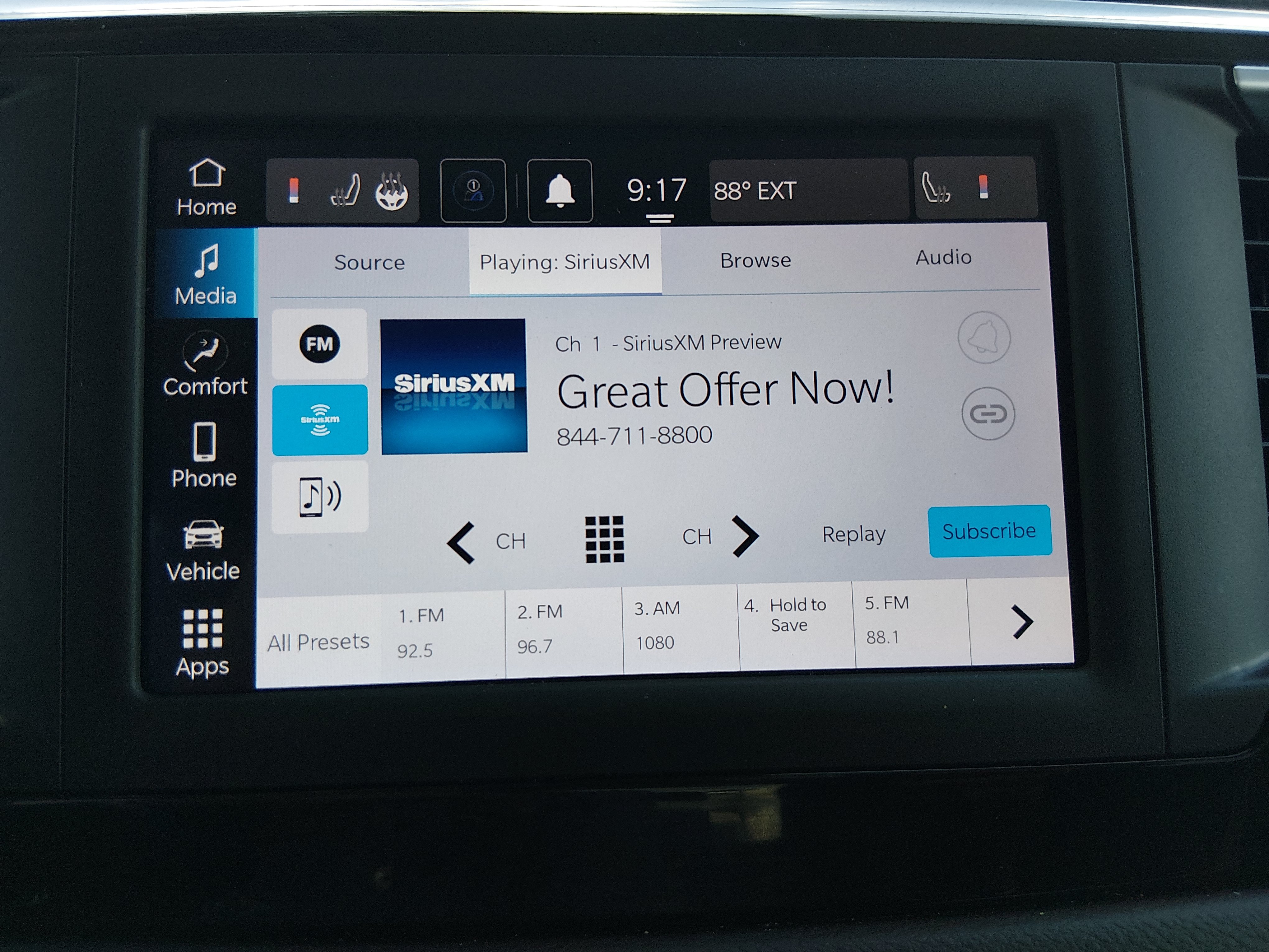 2023 Chrysler Voyager LX - Photo 22