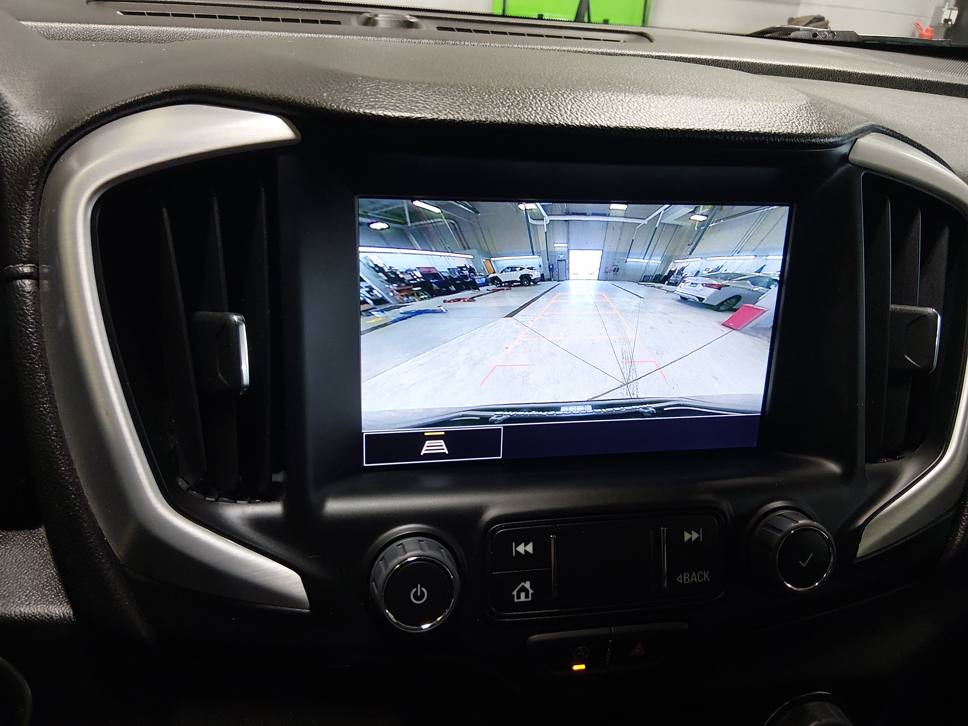 2024 GMC Terrain SLT - Photo 17