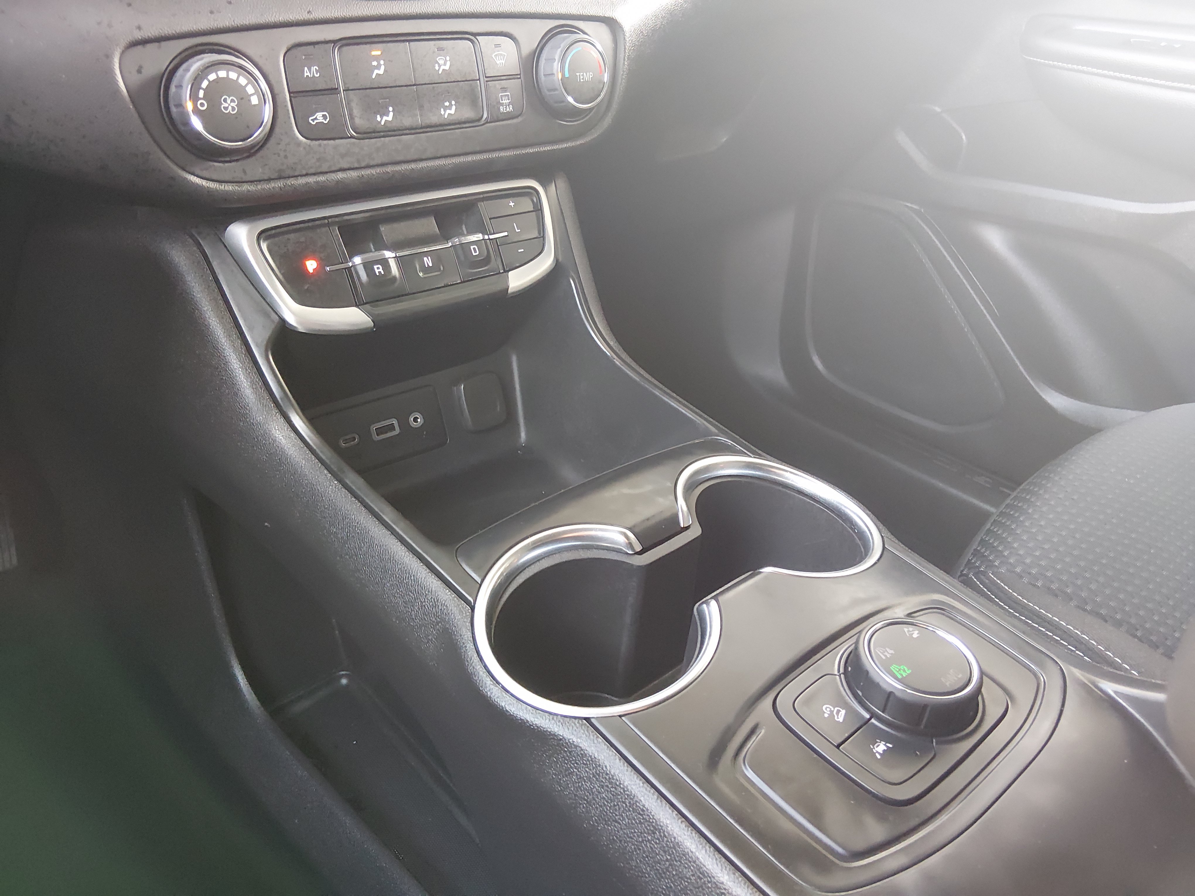 2024 GMC Terrain SLE - Photo 18