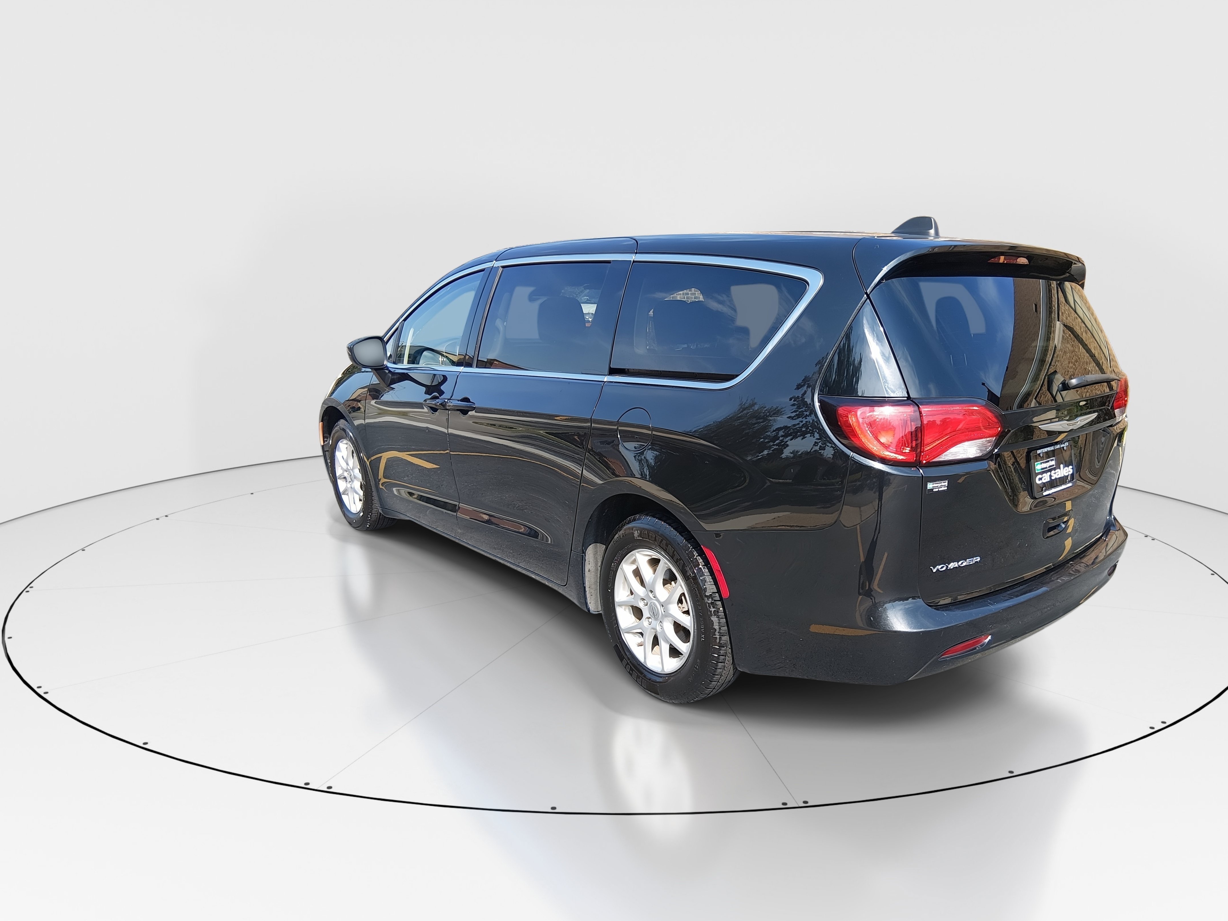 2023 Chrysler Voyager LX - Photo 5