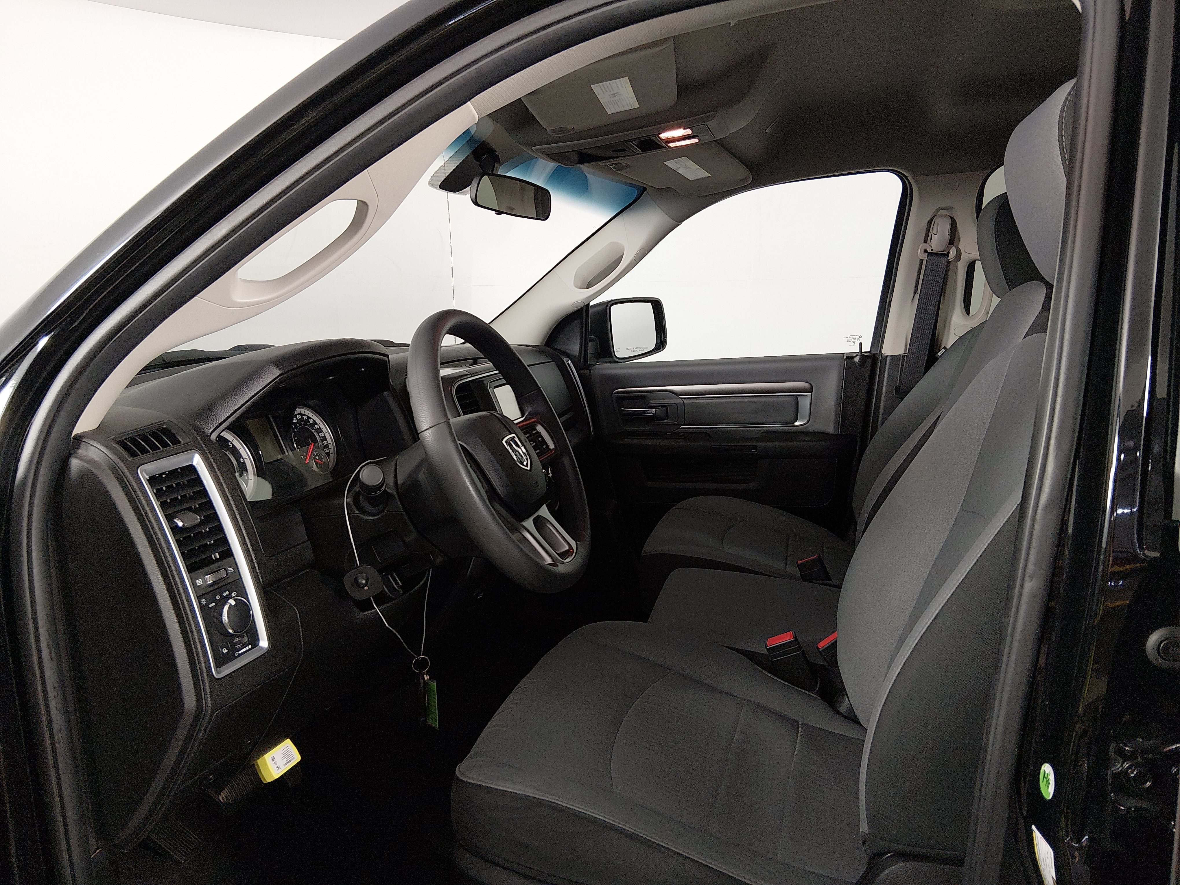 2024 RAM Ram 1500 Classic SLT - Photo 17