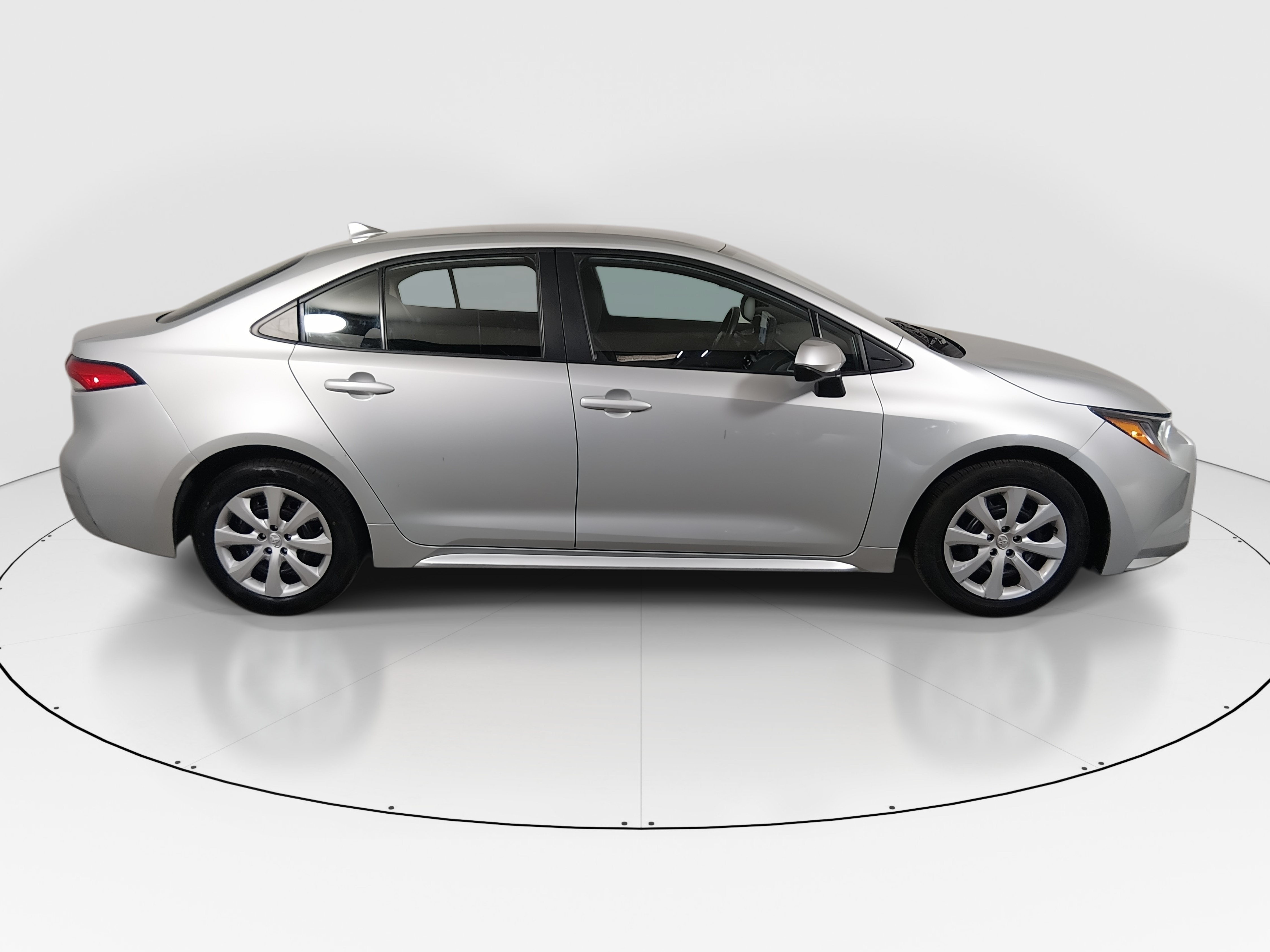 2024 Toyota Corolla LE - Photo 8