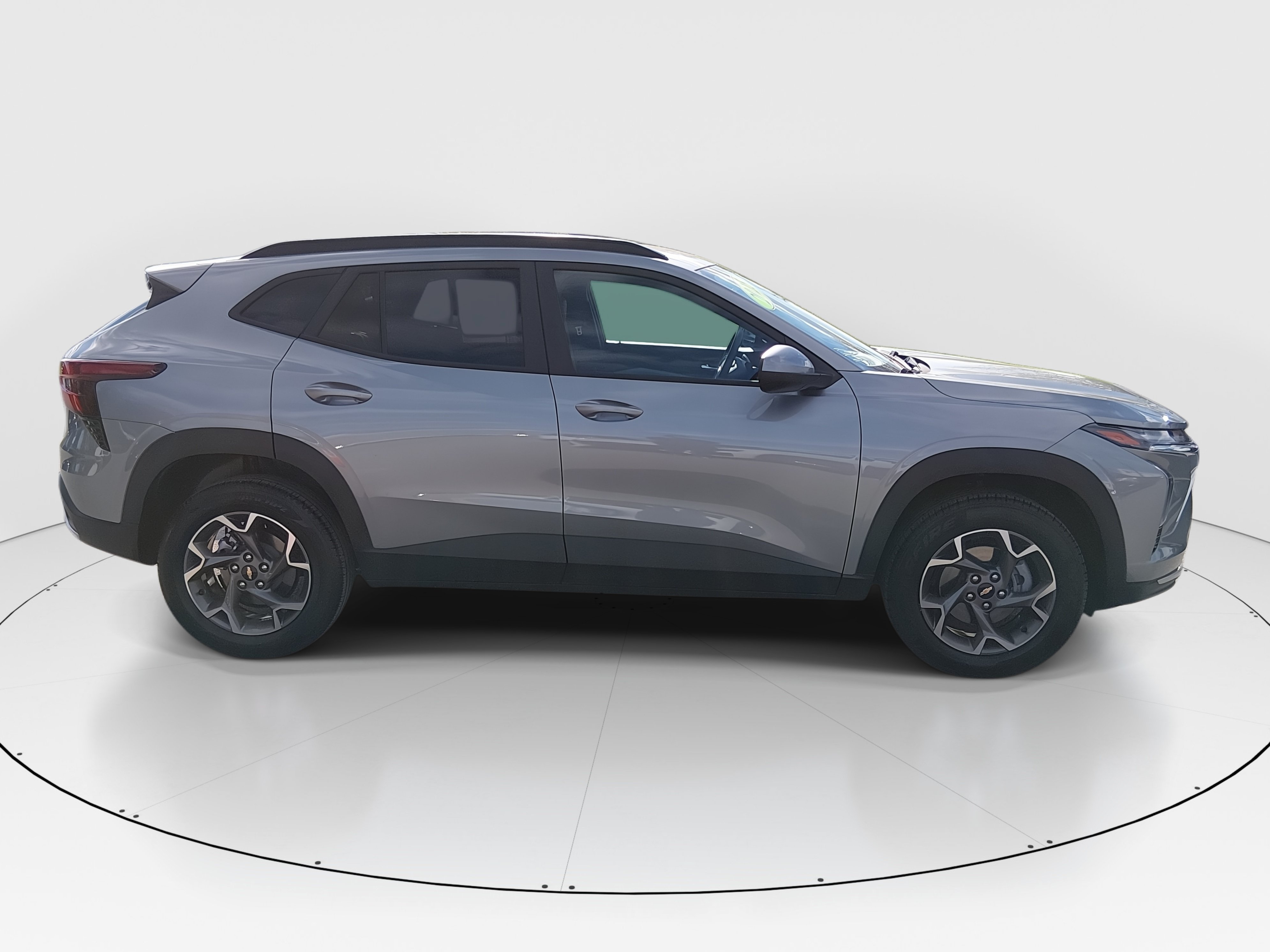 2025 Chevrolet Trax LT - Photo 8