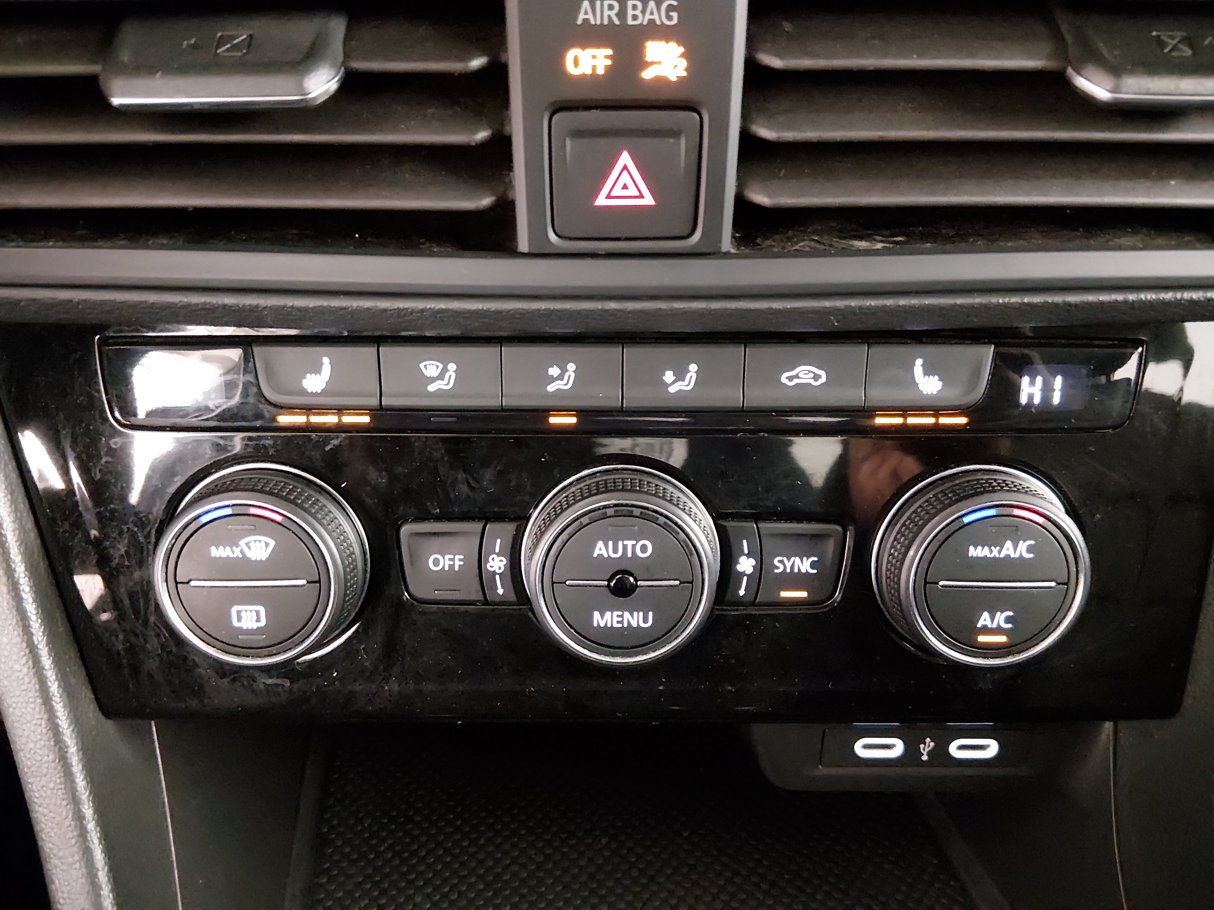 2024 Volkswagen Jetta SE - Photo 17