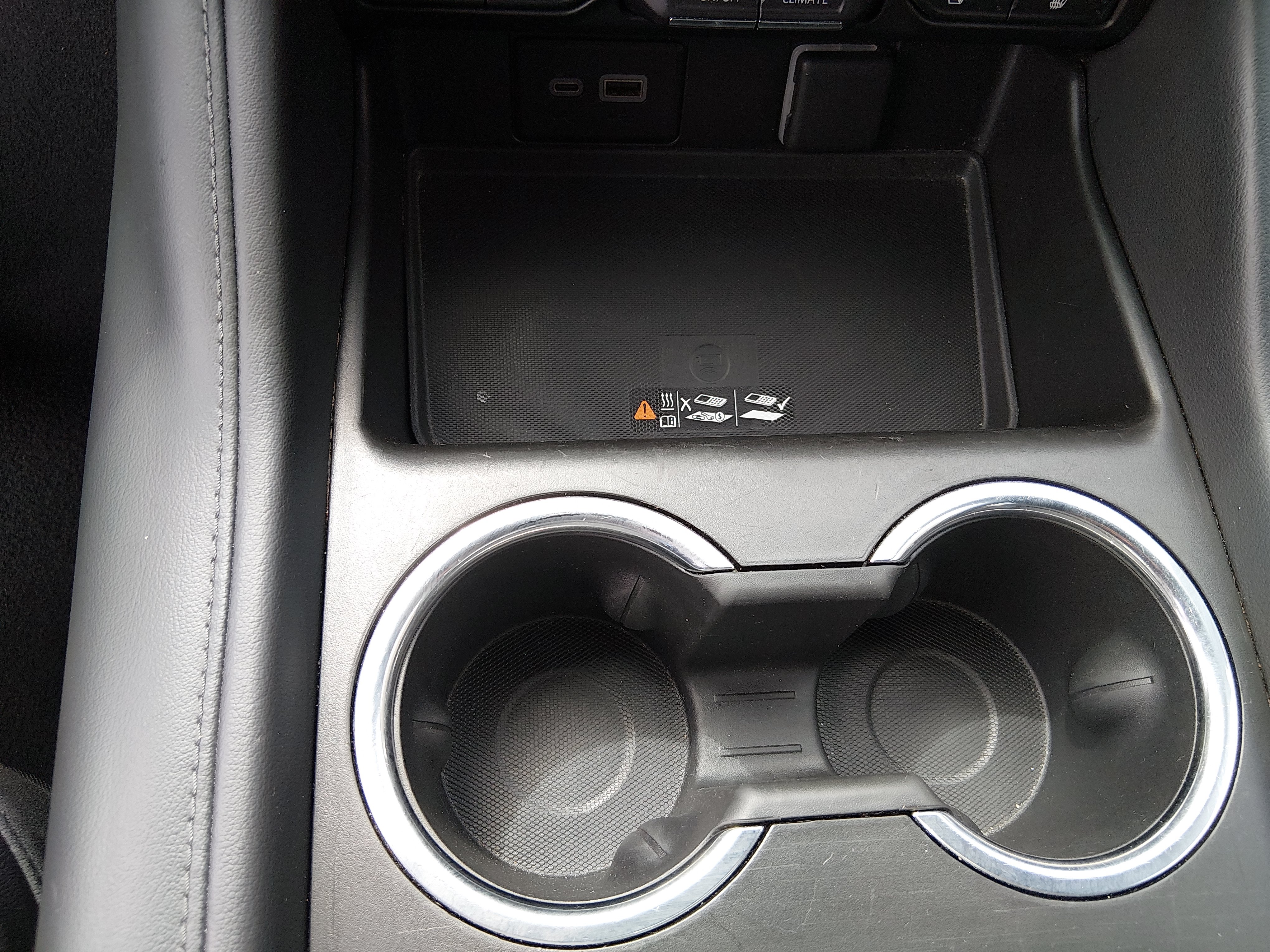 2024 Chevrolet Suburban LT - Photo 21