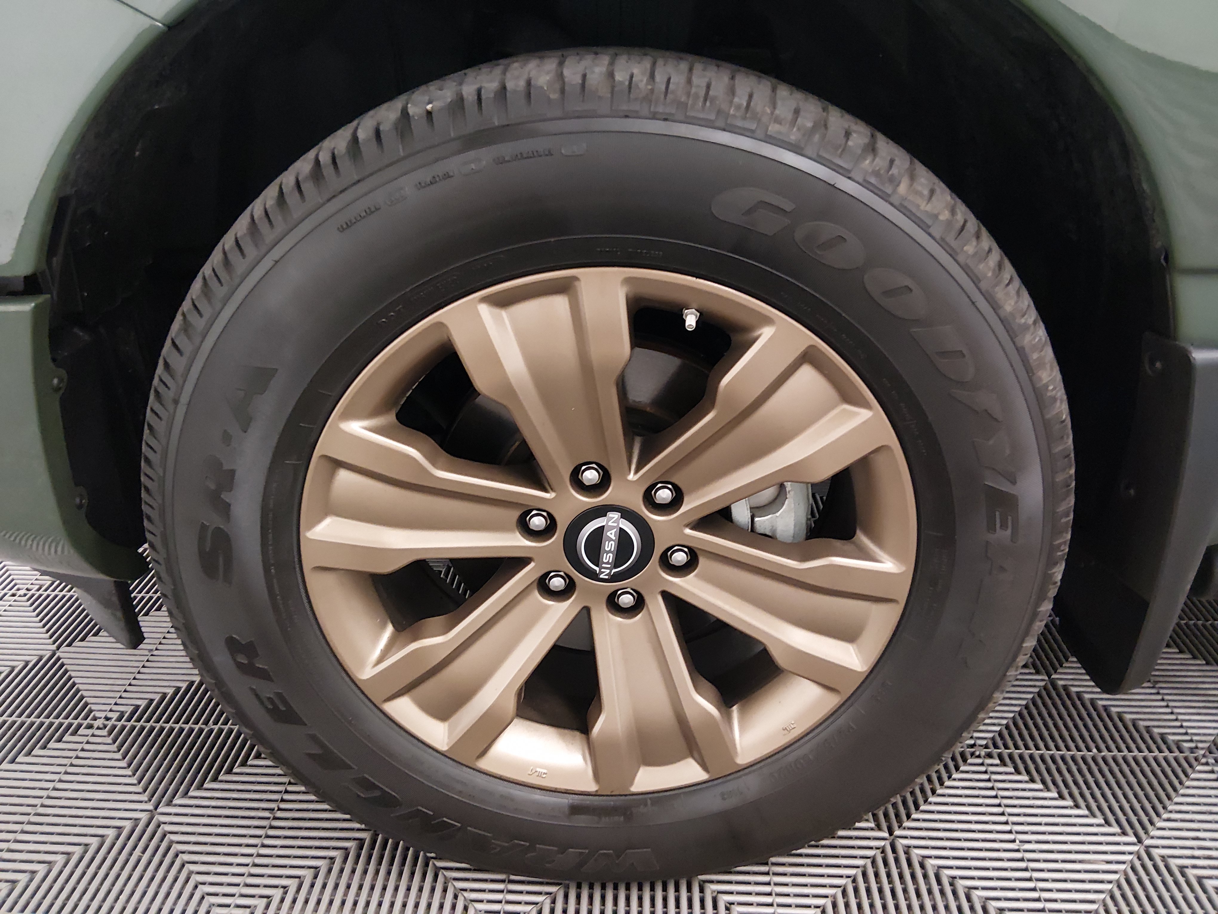 2024 Nissan Titan SV - Photo 10