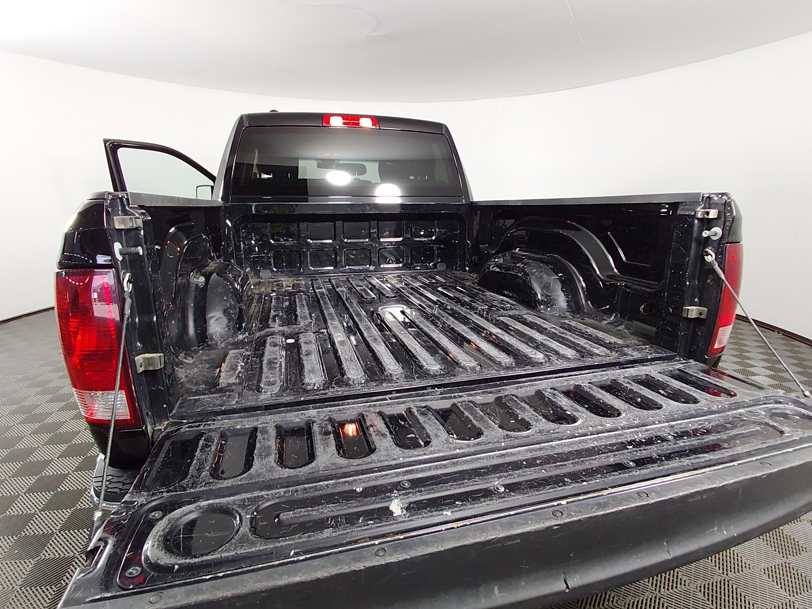 2024 RAM Ram 1500 Classic SLT - Photo 11