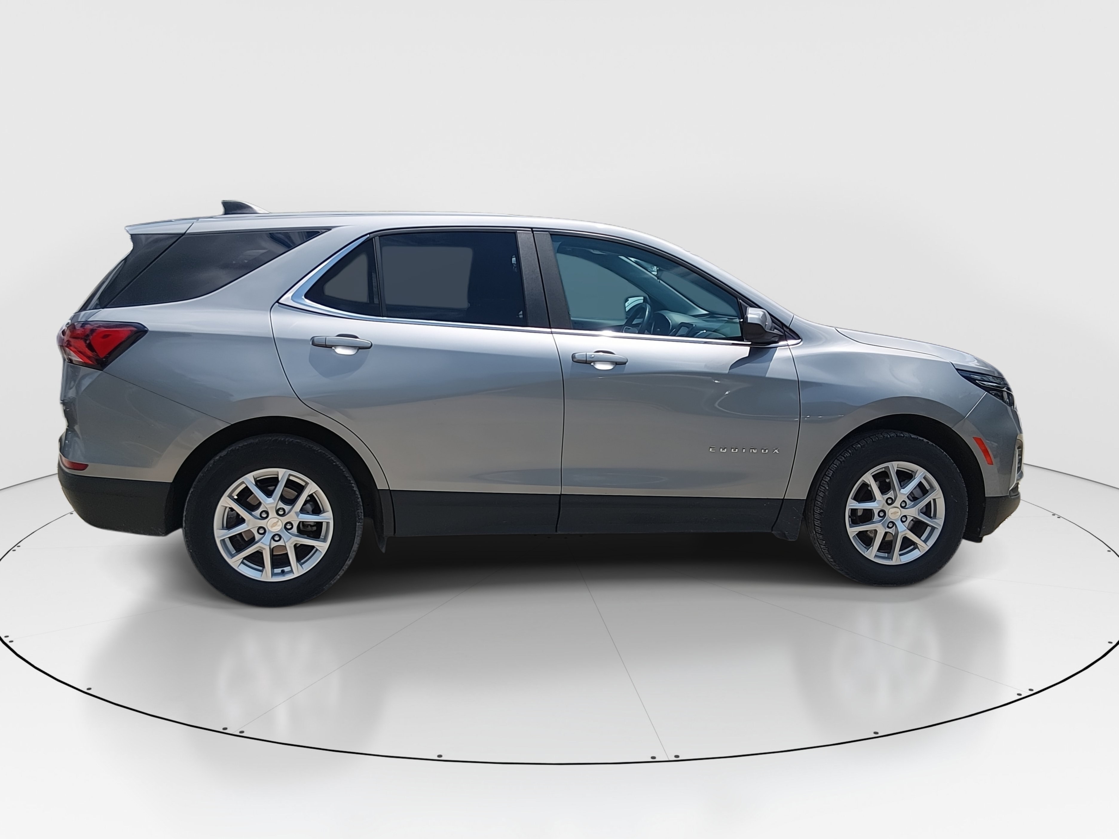 2024 Chevrolet Equinox LT - Photo 8