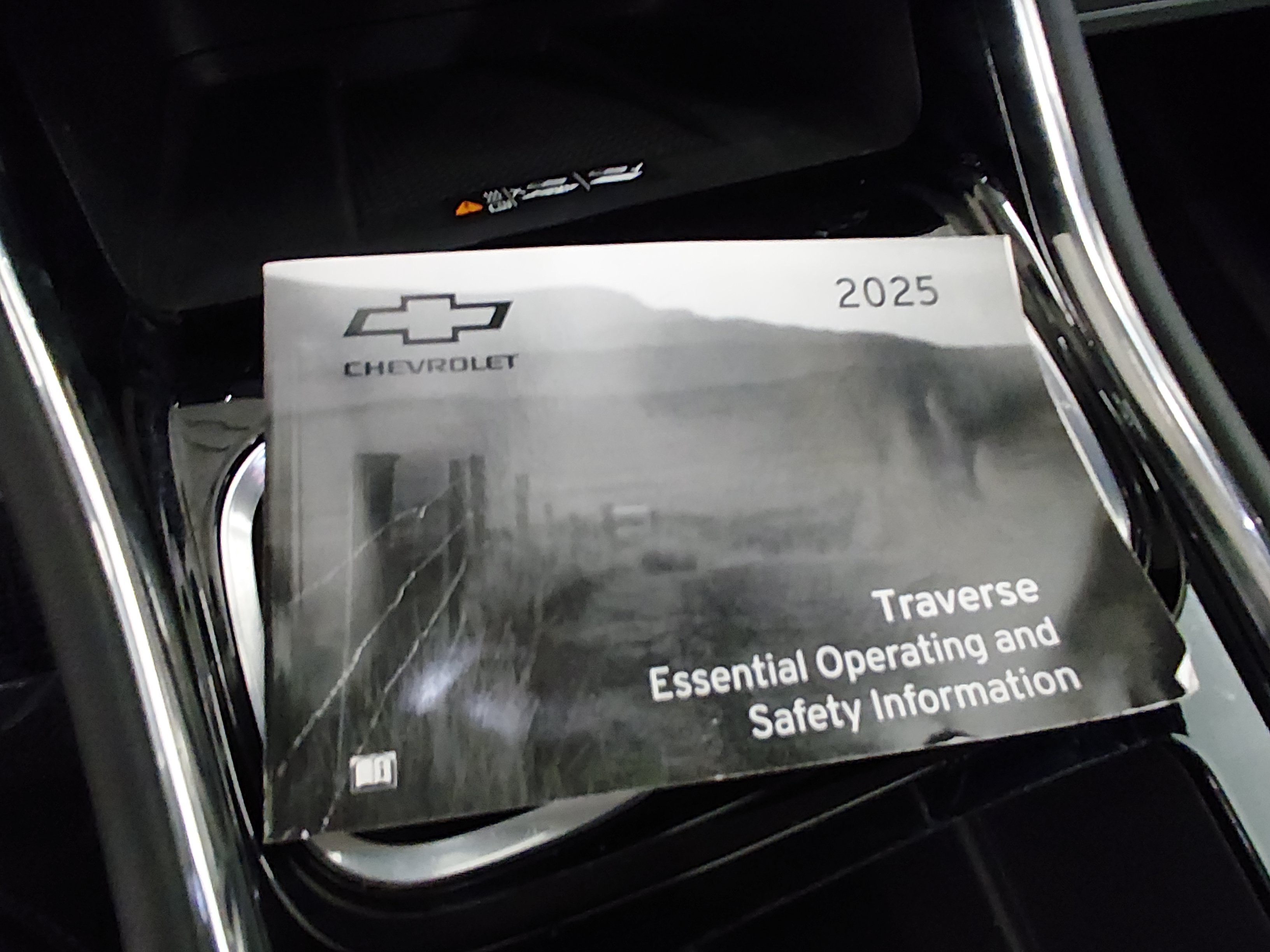 2025 Chevrolet Traverse LT - Photo 21