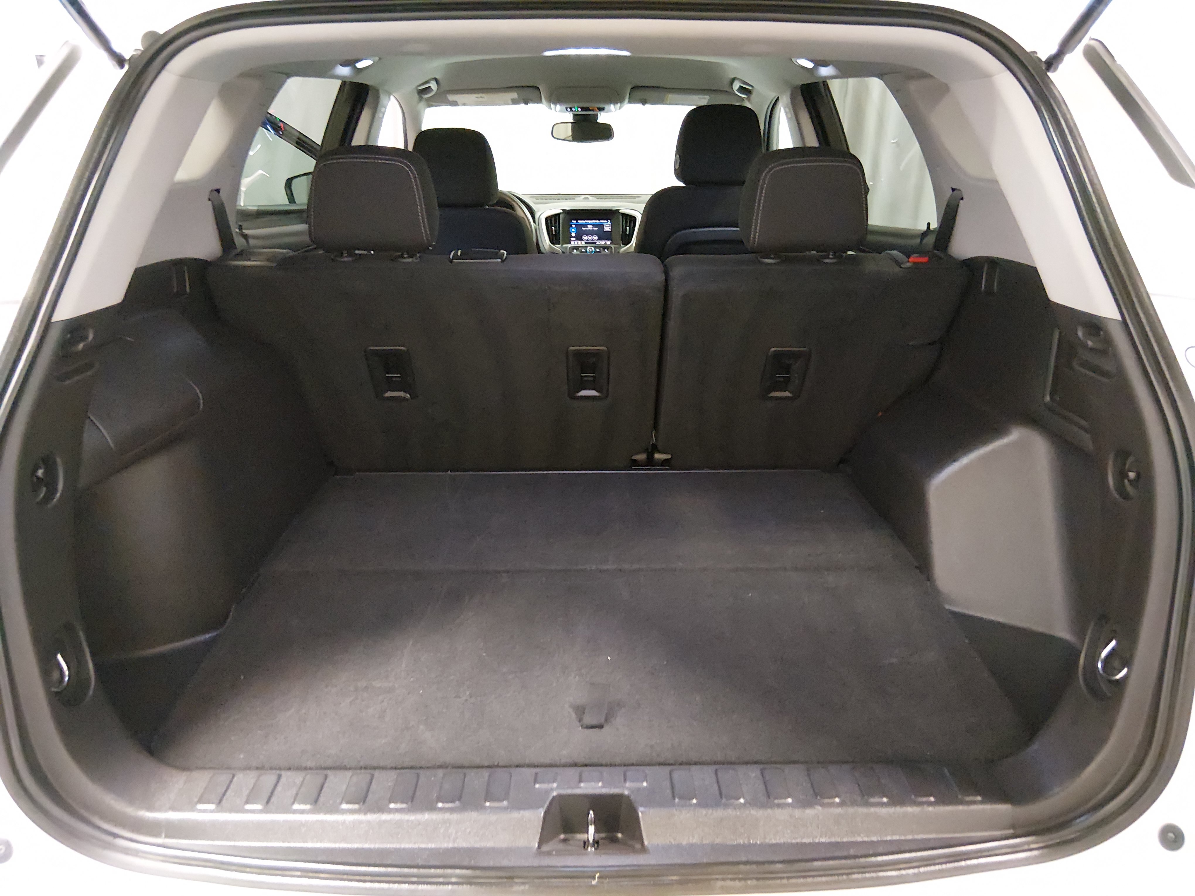 2024 GMC Terrain SLE - Photo 11